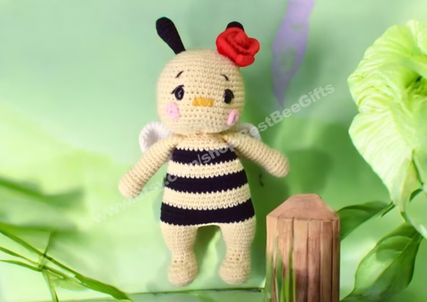 Betsy Bee | Easy Amigurumi Bee Crochet Pattern