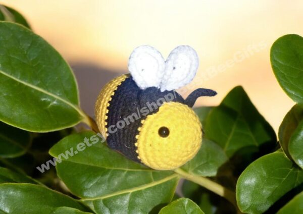 Easy Amigurumi Bee Crochet Pattern