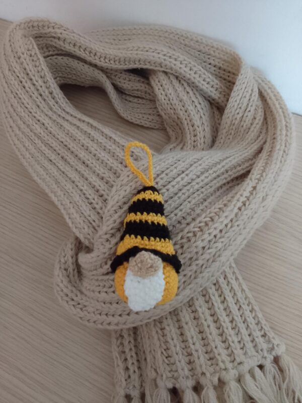 Easy Amigurumi Gnome Crochet Key Chain Pattern | Crochet Bee Gnome | Beginner Friendly | Gnome Ornament | No Sew Amigurumi | PDF Download